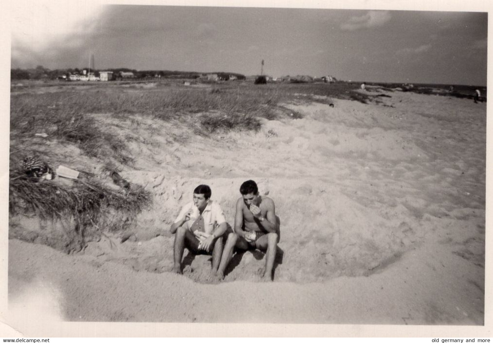 Holiday On Beach - Pin-up