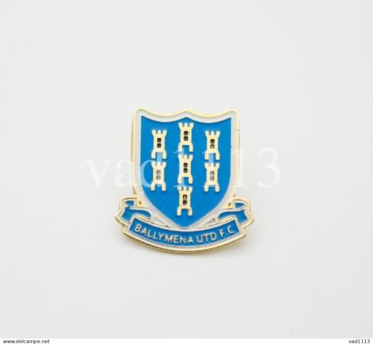 Badge Pin: European Football Clubs " Ballymena United FC " Northern Ireland - Voetbal