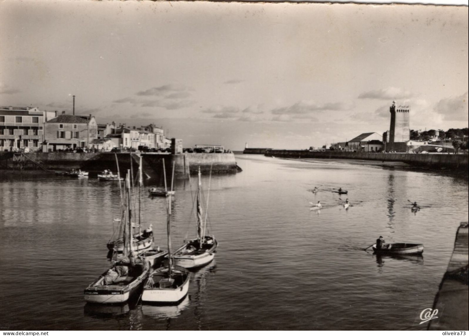 LES SABLES-D'OLONNE - Vue Vers La Sortie Du Port - Sables D'Olonne