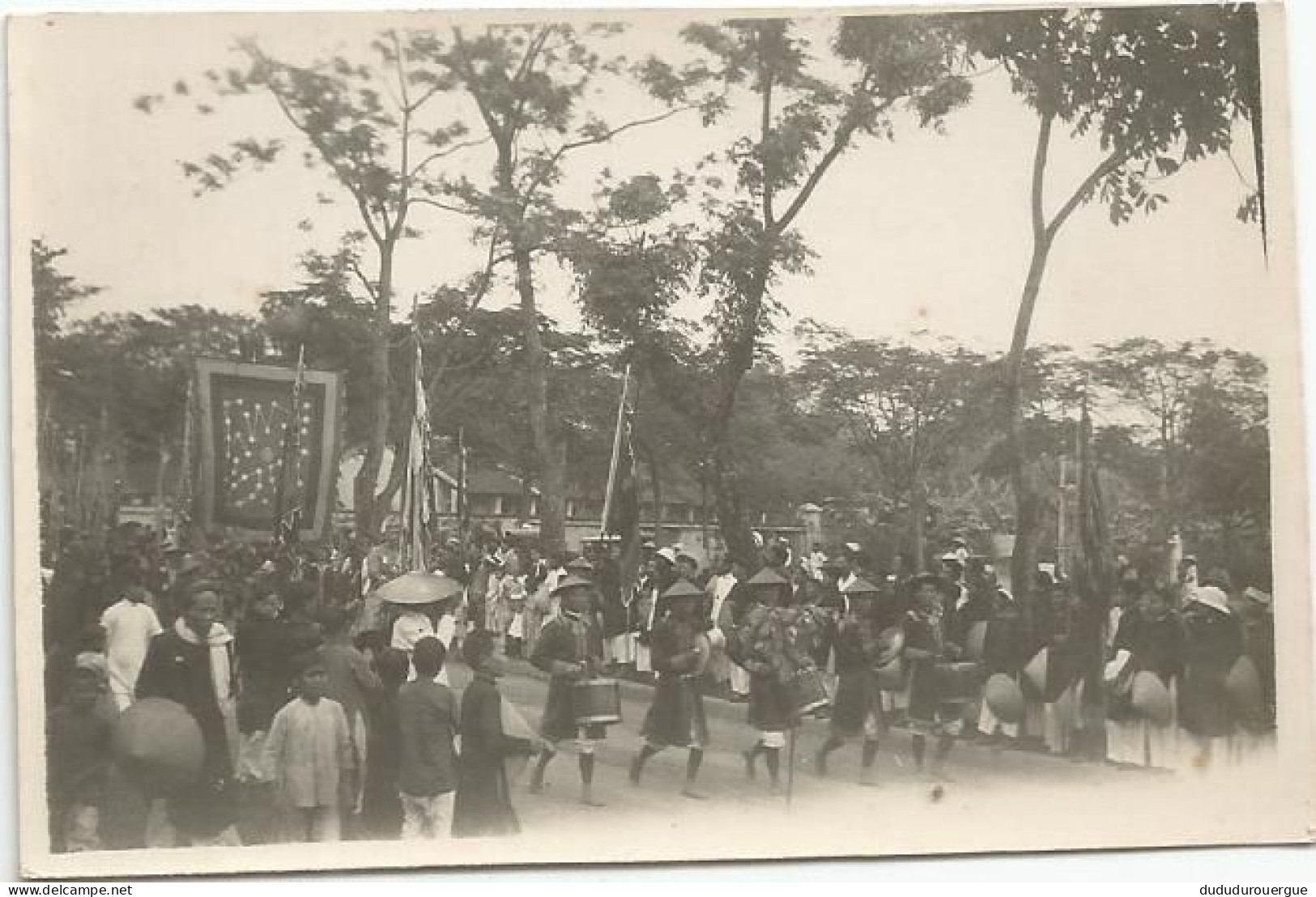 VIETNAM , INDOCHINE , HUE LE 15 MARS 1933 : LES TAMBOURS , LE GENERAL EN CHEF ...... - Asia