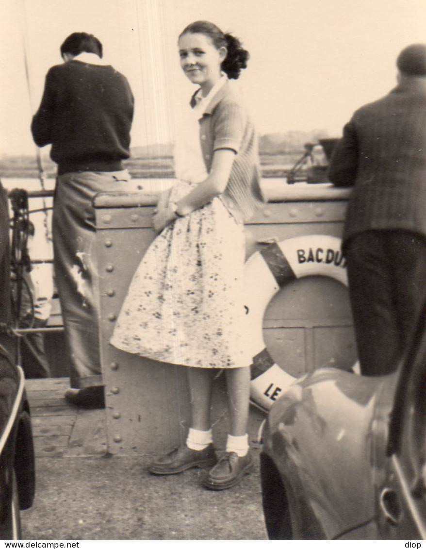 Photo Vintage Paris Snap Shop -femme Women Bateau Boat  - Bateaux