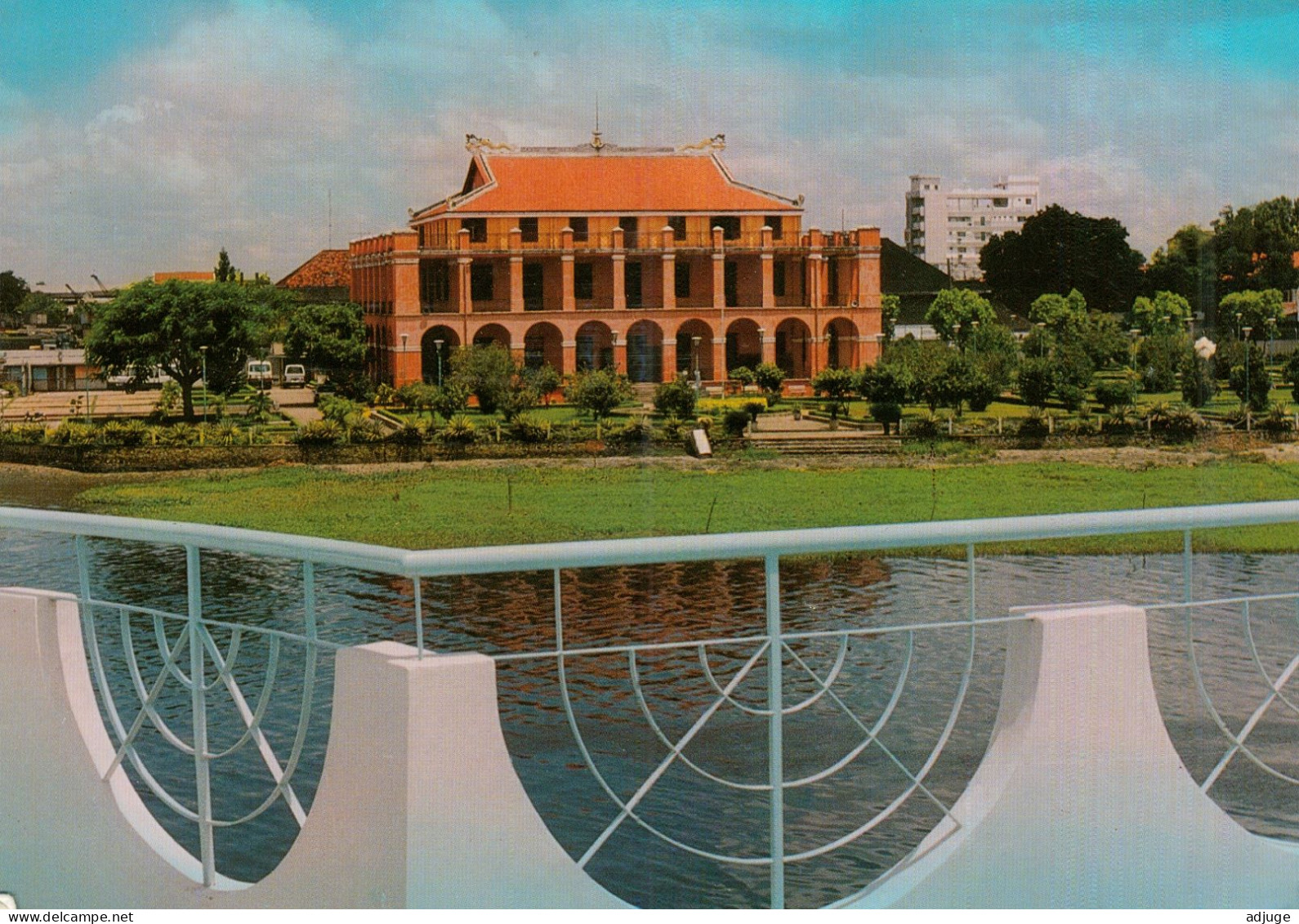 CPM-Vietnam- Saïgon - HOCHIMINH CITY - L'Embarcadère De Duc Thu * Empreinte MàA 1996TBE*  Cf. Scans * - Vietnam