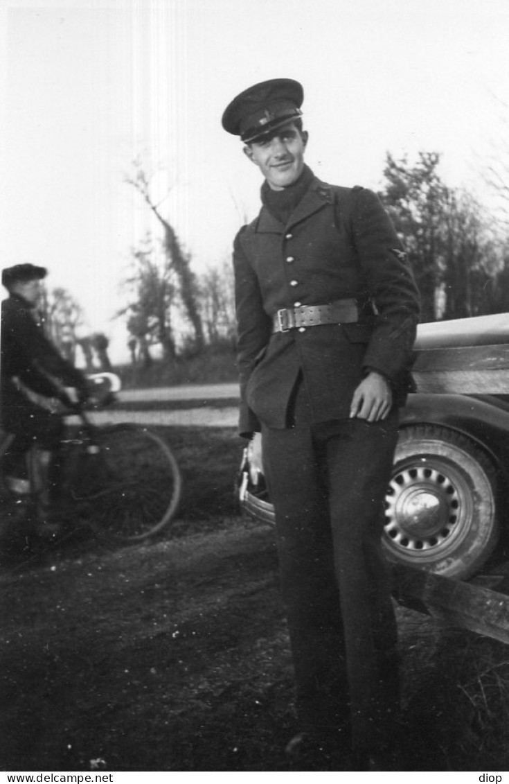 Photographie Photo Vintage Snapshot Homme Men Tenue Militaire Military Outfit  - Guerre, Militaire