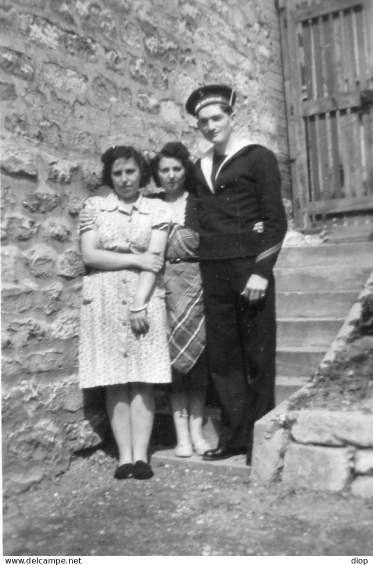 Photographie Photo Vintage Snapshot Famille Family Marin Sailor  ARCUEIL - Personnes Anonymes