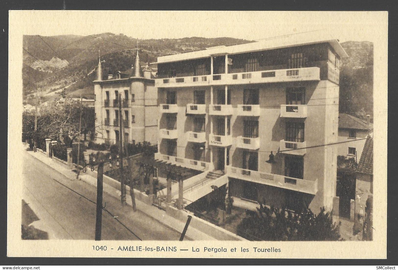 L300. Amélie Les Bains, Lot De 2 Cartes. Villa La Pergola / La Pergola Et Les Tourelles (A17p56) - Amélie-les-Bains-Palalda