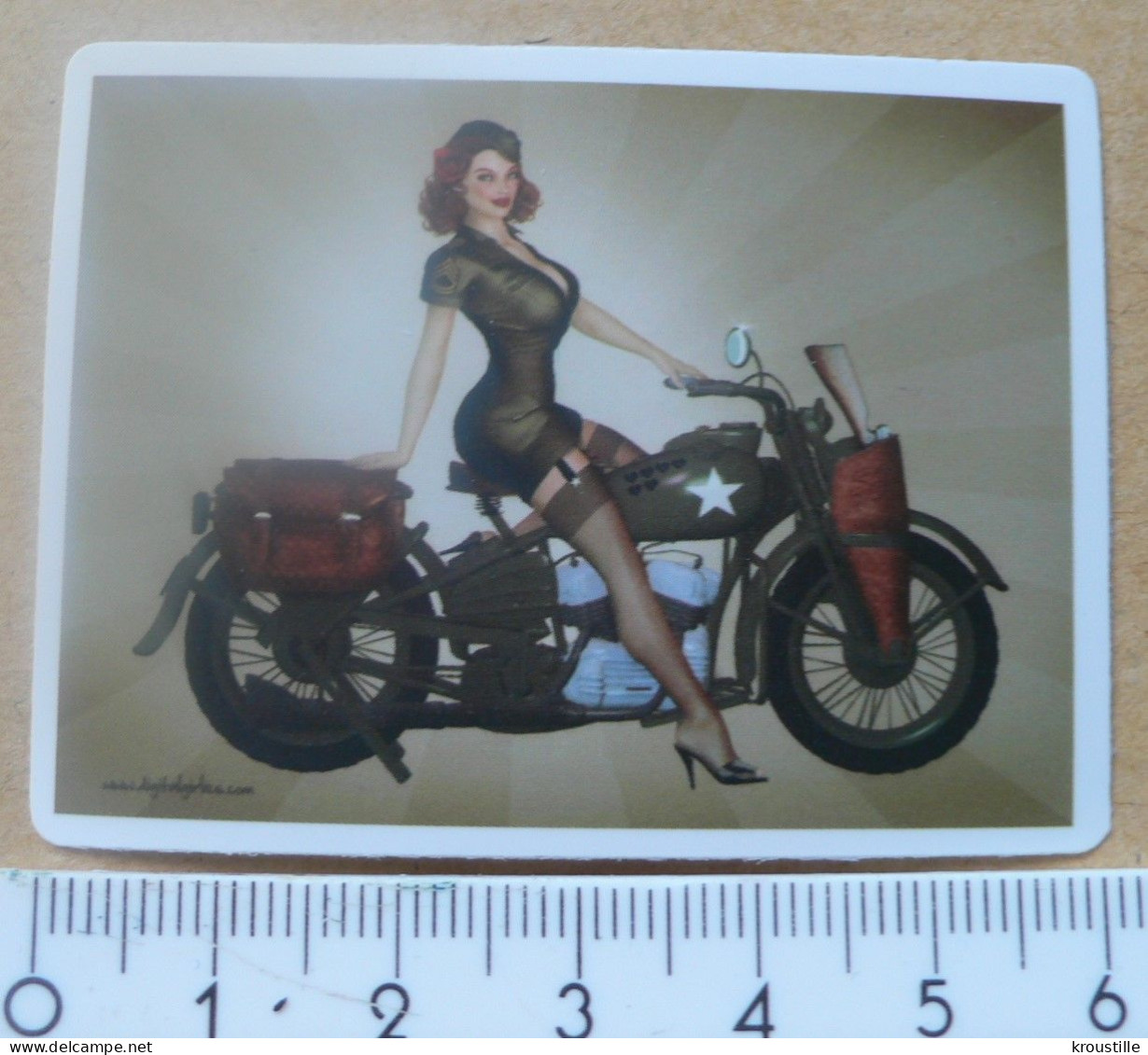 THEME FEMME / MOTO / ARMEE : AUTOCOLLANT PIN UP (MODELE 1) - Stickers