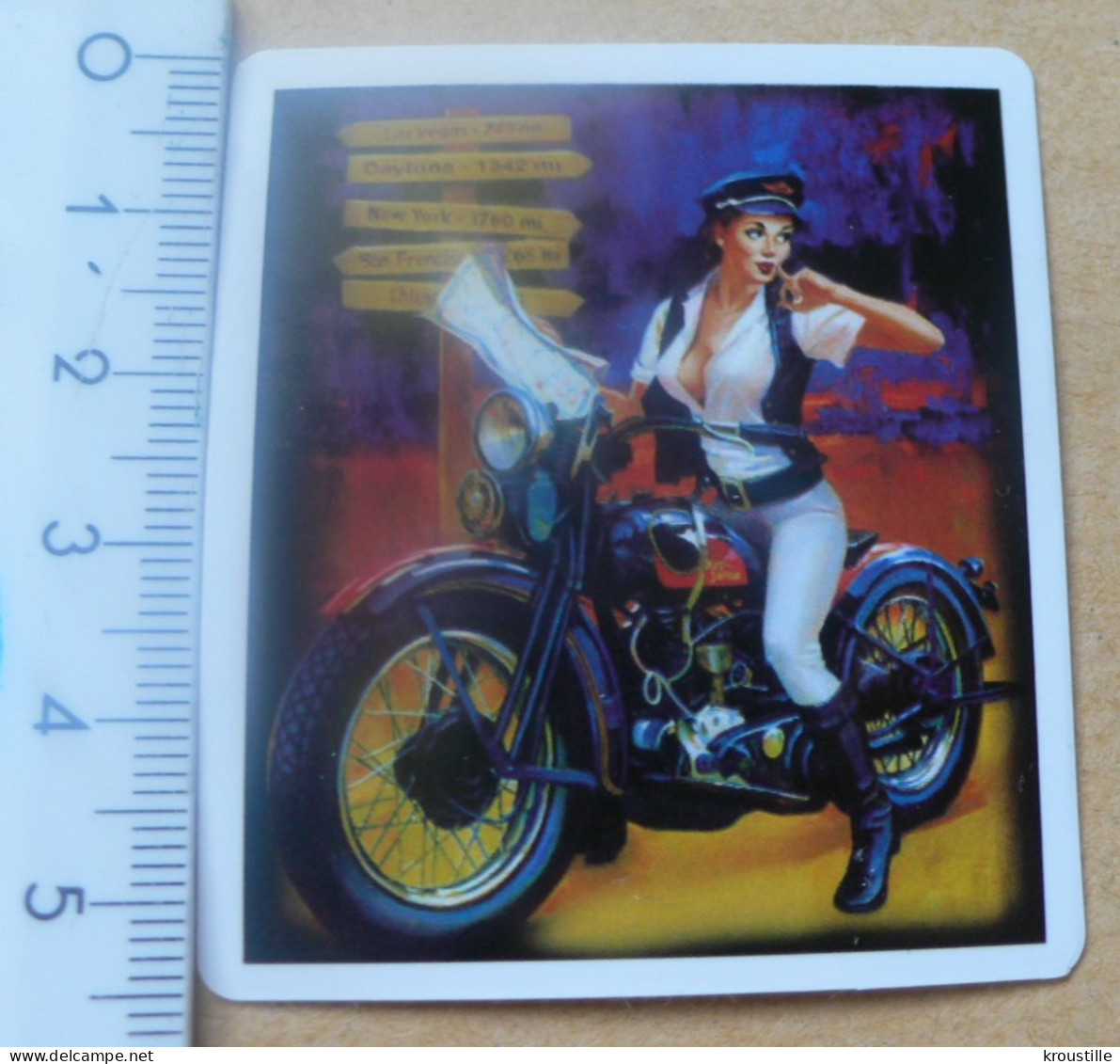 THEME FEMME / SEXY / MOTO : AUTOCOLLANT PIN UP CASQUETTE - Stickers
