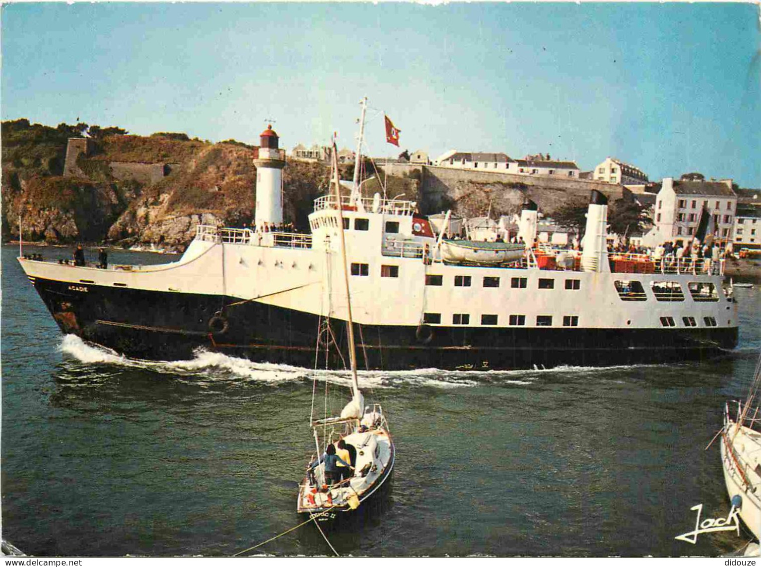 Bateaux - Bac - Belle Ile En Mer - L'Acadie Assurant La Traversée Entre L'Ile Et Le Continent - CPM - Voir Scans Recto-V - Autres & Non Classés