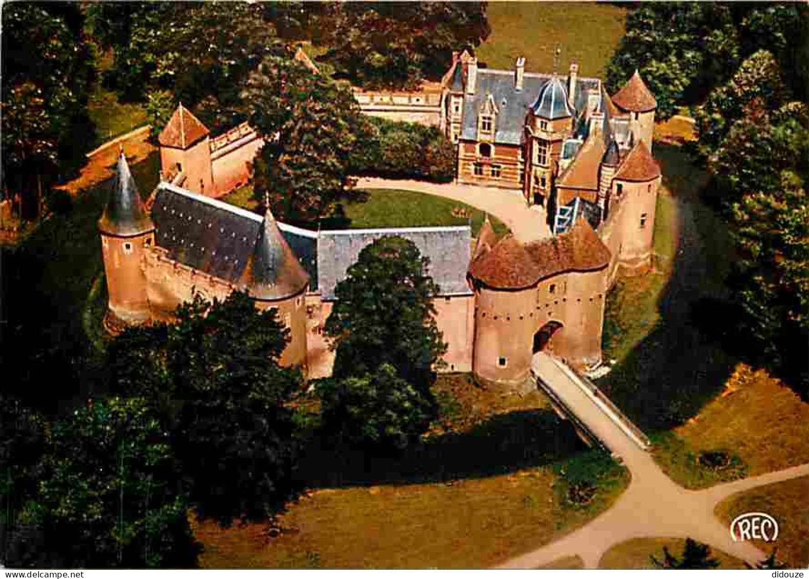 Chateaux - Château De Ainay Le Vieil - Vue Aérienne - Cher - Carte Neuve - CPM - Voir Scans Recto-Verso - Castles