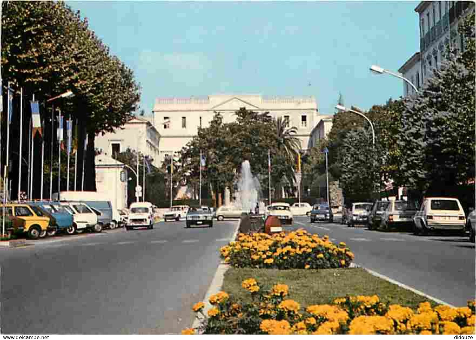 Automobiles - Draguignan - La Sous Préfecture Vue Du Boulevard Georges Clemenceau - CPM - Voir Scans Recto-Verso - Voitures De Tourisme