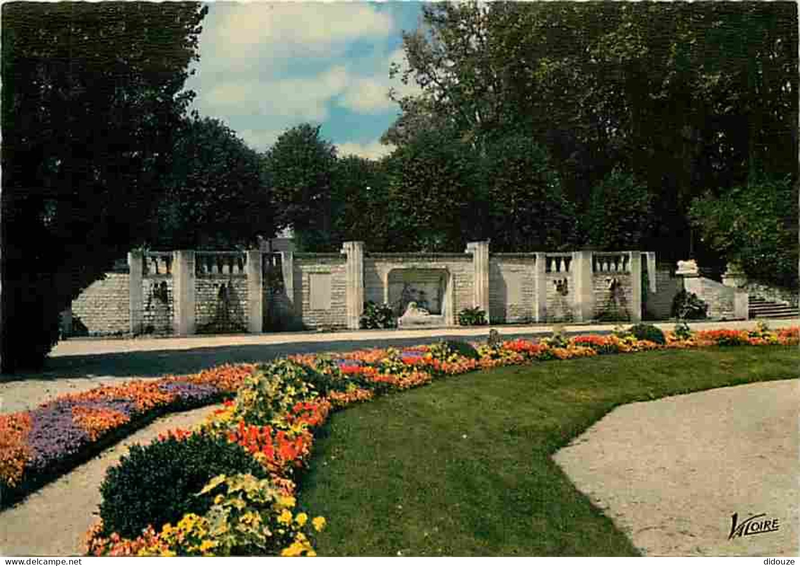 18 - Bourges - Le Jardin Dés Prés Fichaux - L'éternelle Tourmente - Fleurs - CPM - Voir Scans Recto-Verso - Bourges