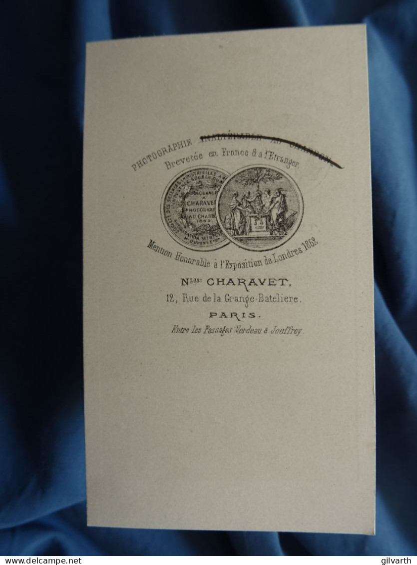 Photo CDV Charavet à Paris - Femme En Pied, Coiffe D'intérieur, Jolie Robe, Second Empire, Ca 1860 L680A - Anciennes (Av. 1900)