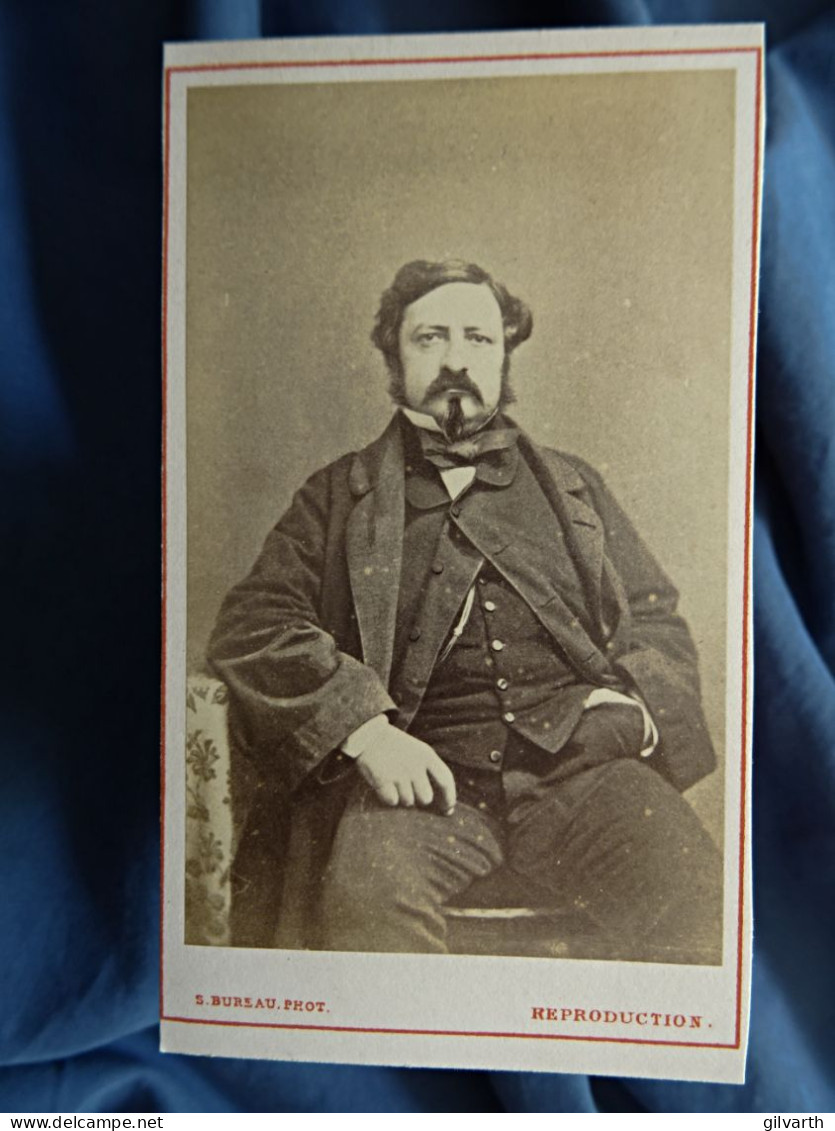 Photo CDV Bureau à Paris - Homme Assis, Main Dan Sl Poche, Second Empire, Ca 1860 L680A - Anciennes (Av. 1900)