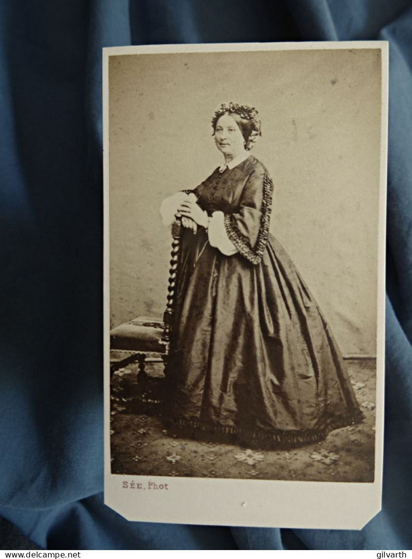 Photo CDV See  Paris  Femme élégante (Mme Ferry Antoine)  Belle Robe En Soie  Coiffe Sec. Emp. CA 1860-65 - L680A - Old (before 1900)