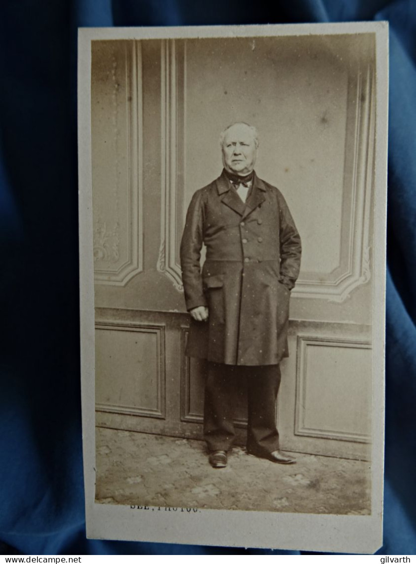 Photo CDV See  Paris  Homme âgé Corpulent  Pardessus  Sec. Emp. CA 1860-65 - L680A - Old (before 1900)