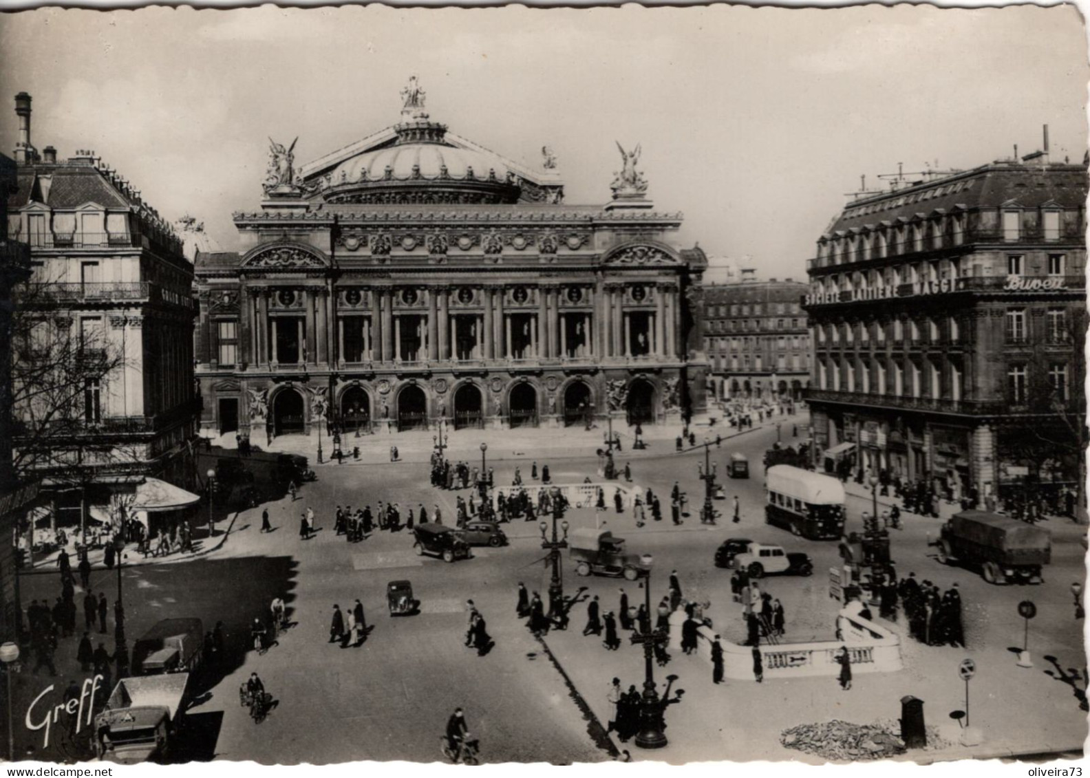 PARIS - Place De L'Opéra - Squares