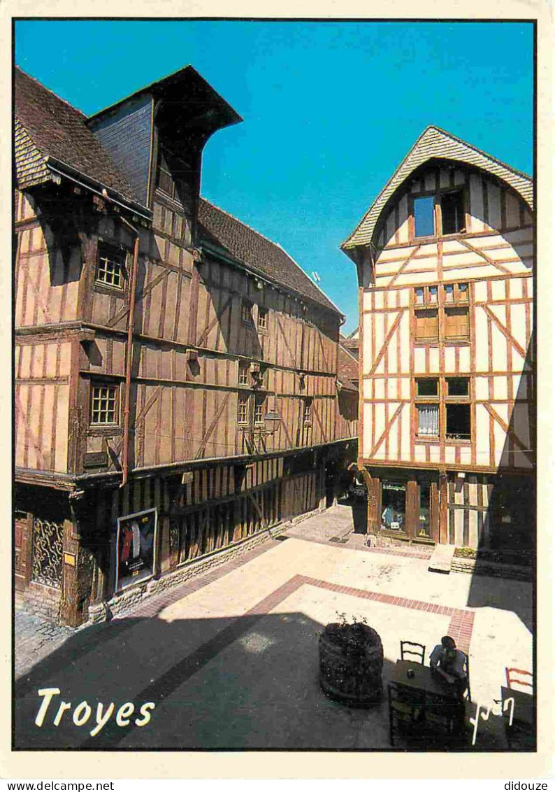10 - Troyes - Quartier Pittoresque - La Rue Paillot De Montabert - Vieilles Maisons Champenoises Et La Tourelle De L'Orf - Troyes