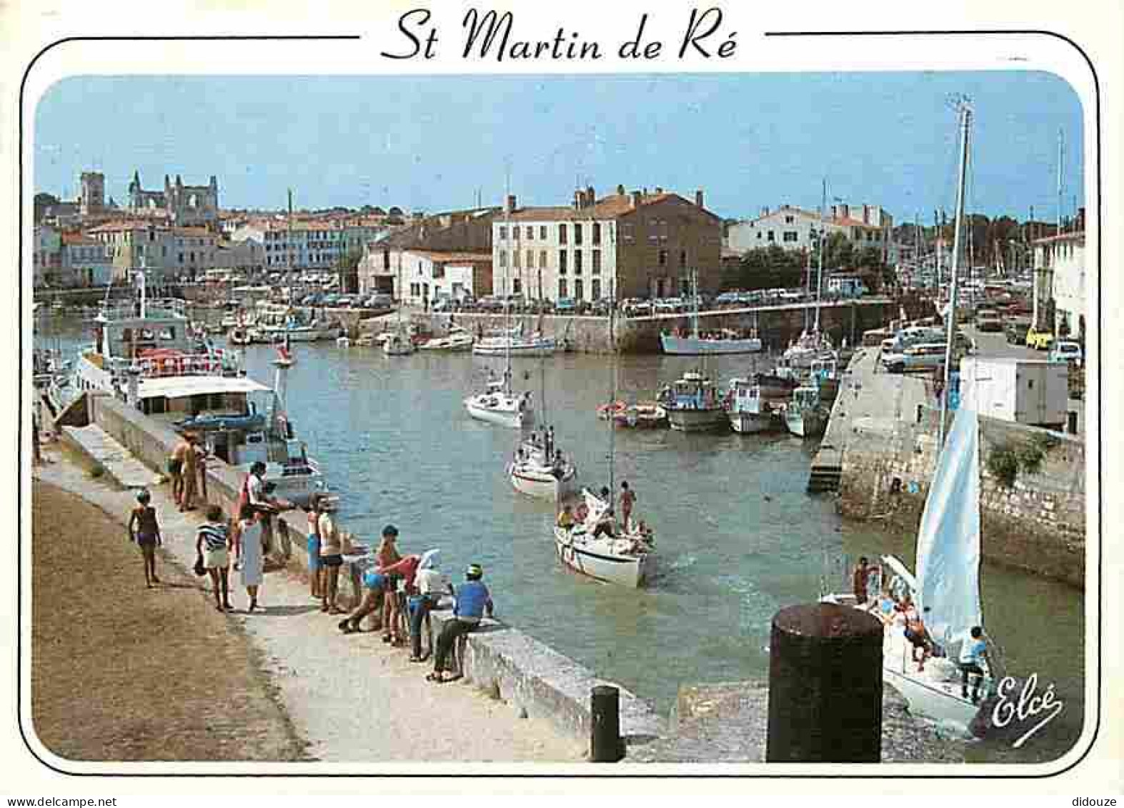 17 - Ile De Ré - Saint Martin De Ré - Le Port Et Au Fond L'église - Automobiles - Bateaux - CPM - Voir Scans Recto-Verso - Saint-Martin-de-Ré