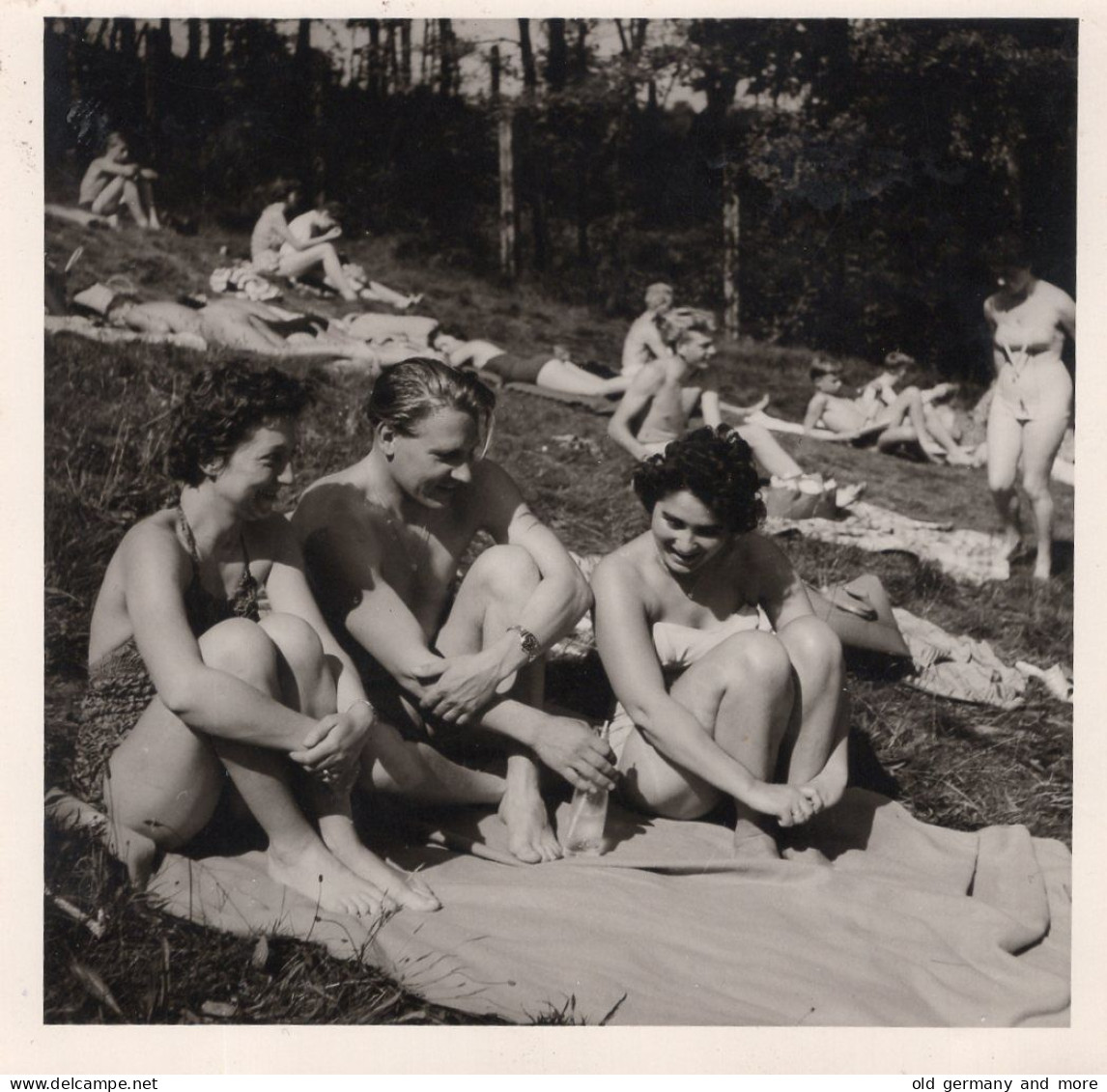 Ein Schöner Sommertag Im Freibad - Pin-ups