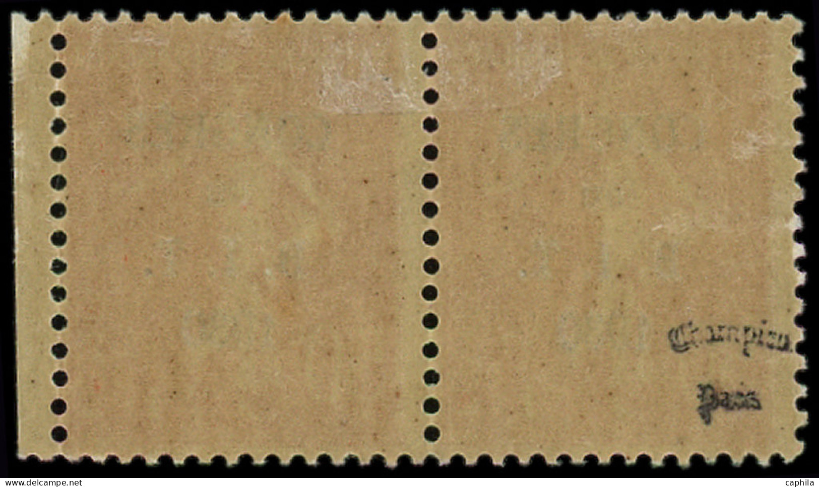 * FRANCE - Poste - 264a, Paire Dont 1ex Sans Accent Sur Le "E": B.I.T. - Unused Stamps