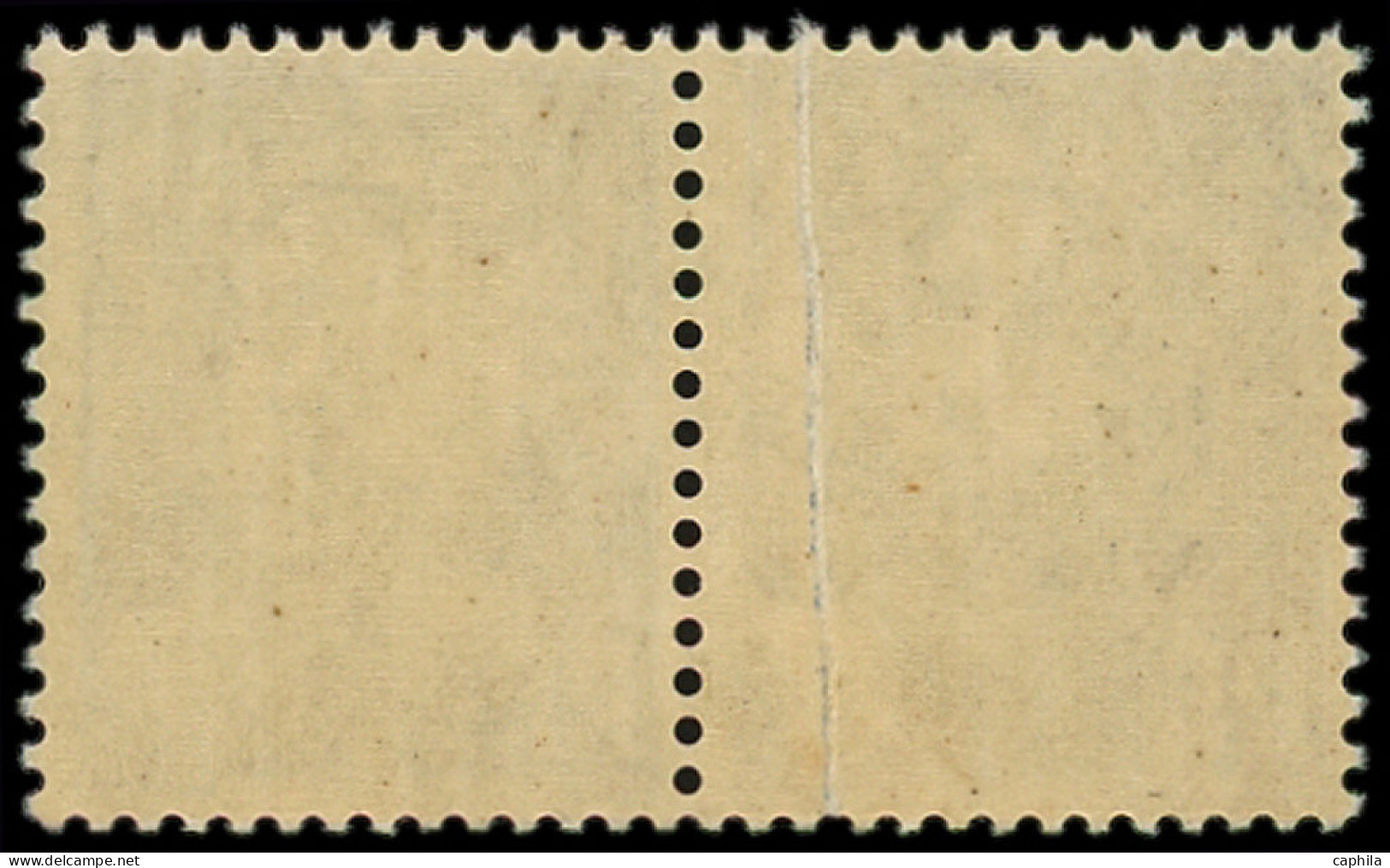 ** FRANCE - Poste - 718A, Paire Horizontale Dont 1 Ex Pli Accordéon: 4.50f. Bleu - Unused Stamps