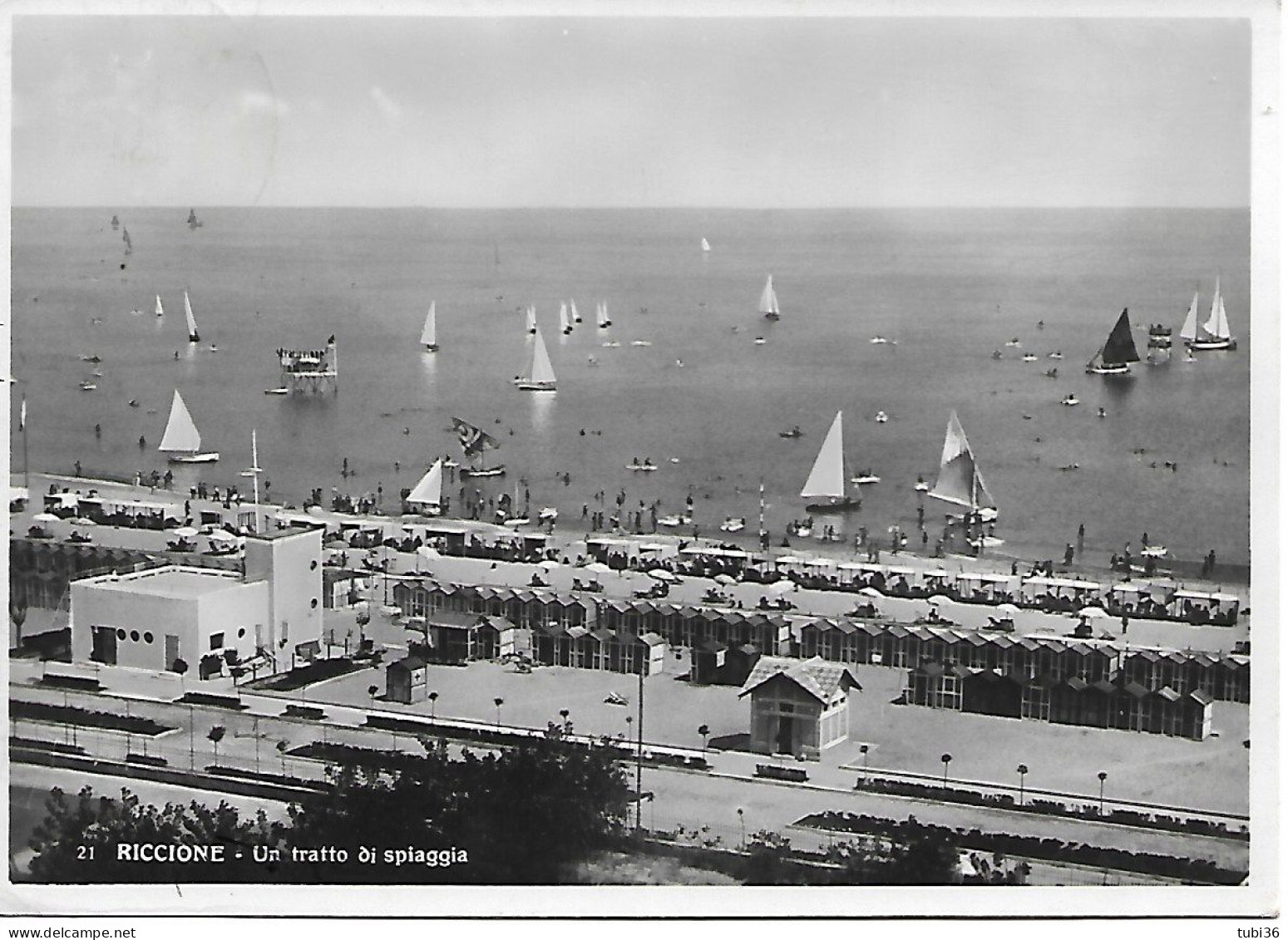 RICCIONE-UN TRATTO DI SPIAGGIA -B/N, VIAGGIATA 1947-Ediz.FABBRI -RICCIONE-TIMBRO POSTE RICCIONE MARINA -Democratica £.4 - Forli