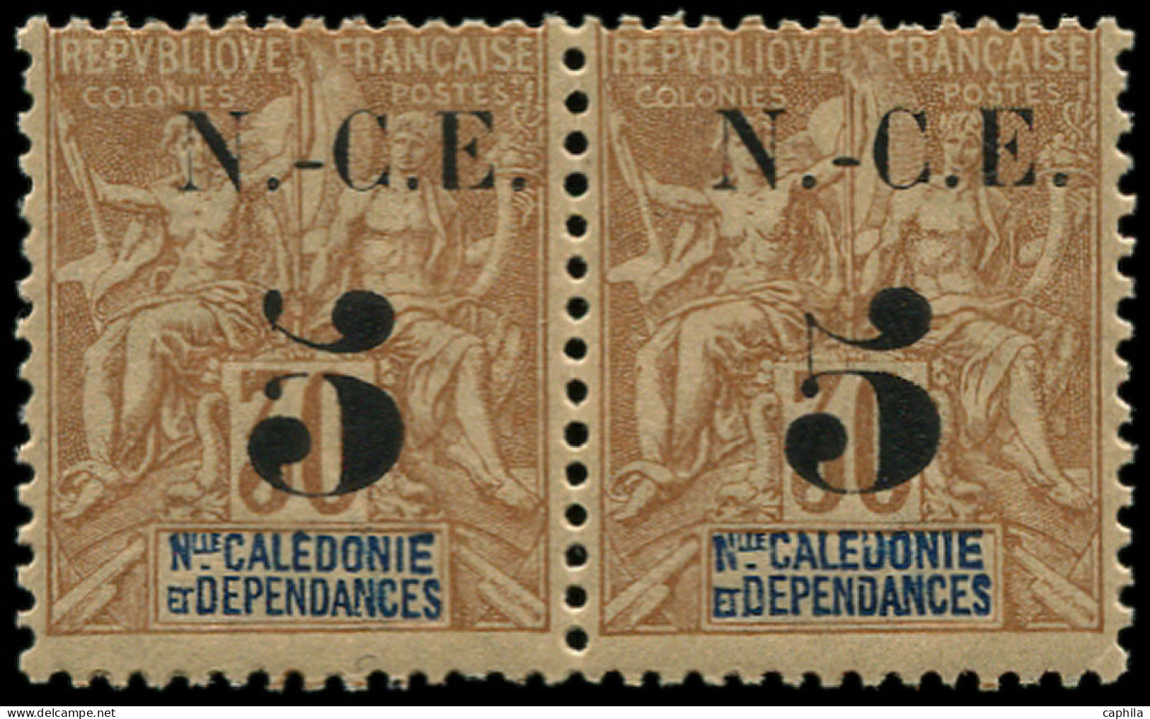 ** NOUVELLE-CALEDONIE - Poste - 65b, Paire Dont 1 Exemplaire "5" Sans Boule: 5c. S. 30c. Brun - Unused Stamps