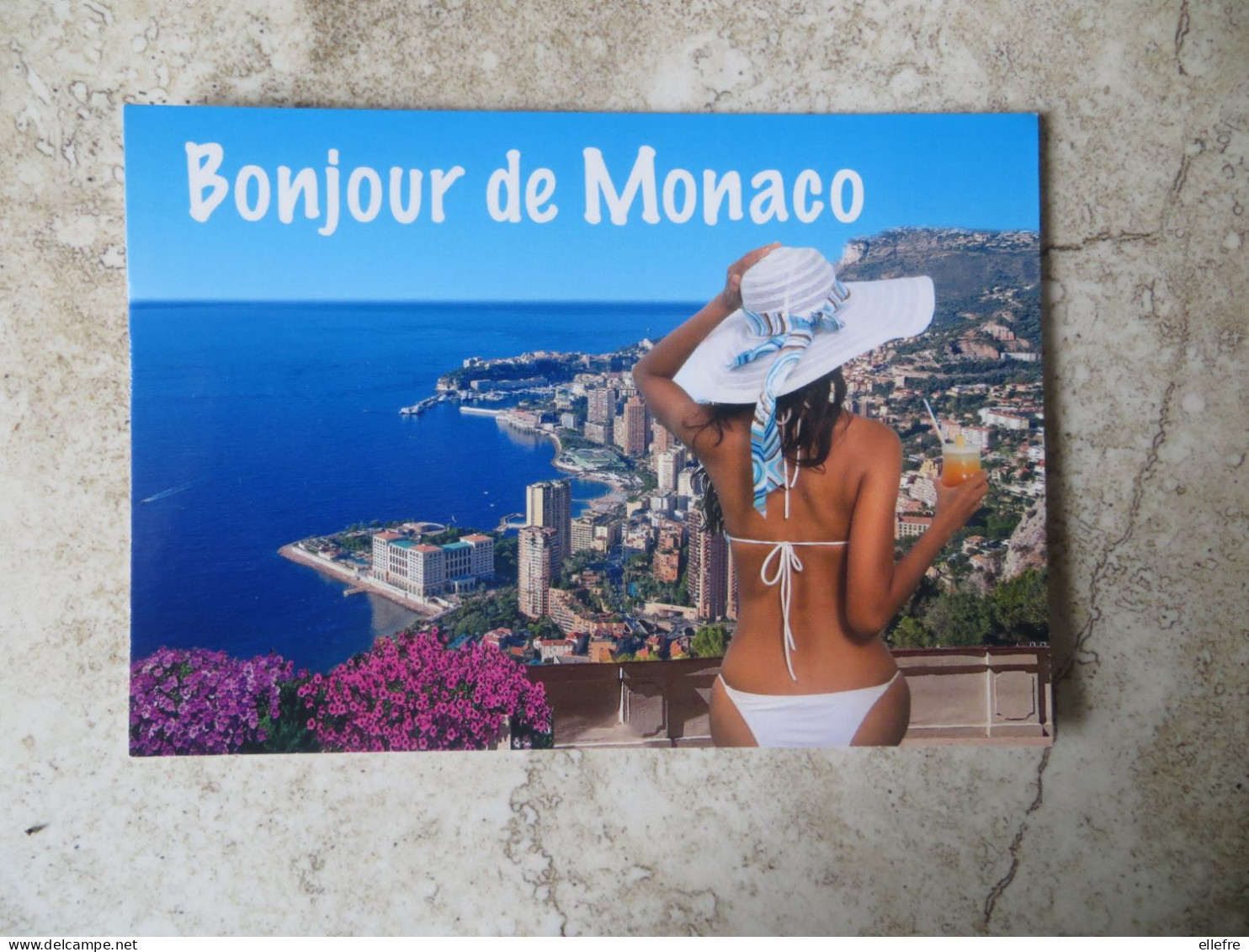 CPM 98 Monaco - Un Bonjour De Monaco Pin Up Maillot De Bain Capeline Verre à Cocktail à La Main Neuve Ed Septèmes Les V - Other & Unclassified