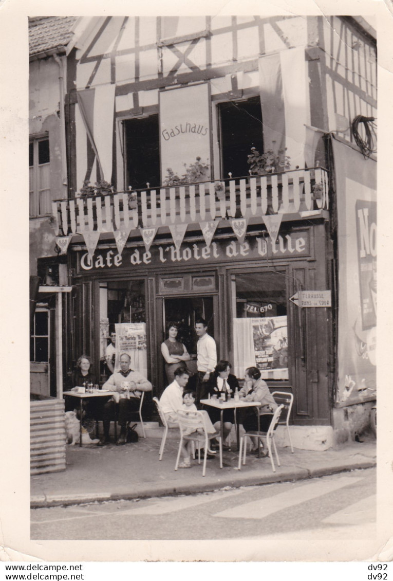 SEINE MARITIME CAUDEBEC LES ELBEUF CAFE DE L HOTEL DE VILLE AVEC DECORATION ALLEMANDE - Lieux