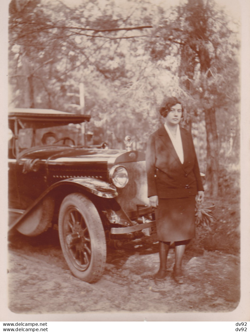 TORPEDO DELAGE TYPE DI 1922 ET PIN UP - Automobiles