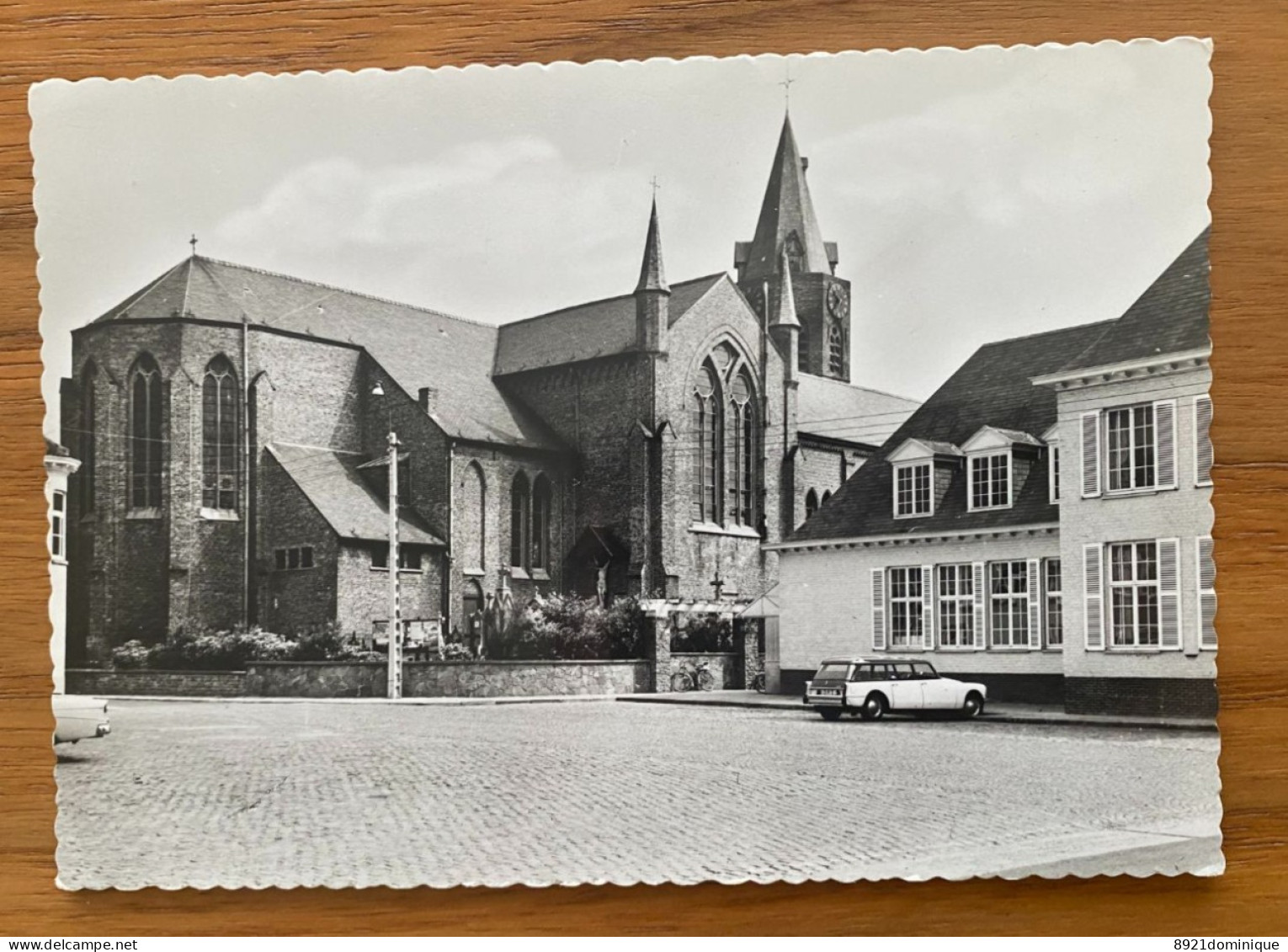 Ichtegem - Eernegem Marktplein With Old Car Voiture Oldtimer - Uitg. M Vanhee Old Auto Car Stationwagen - Ichtegem