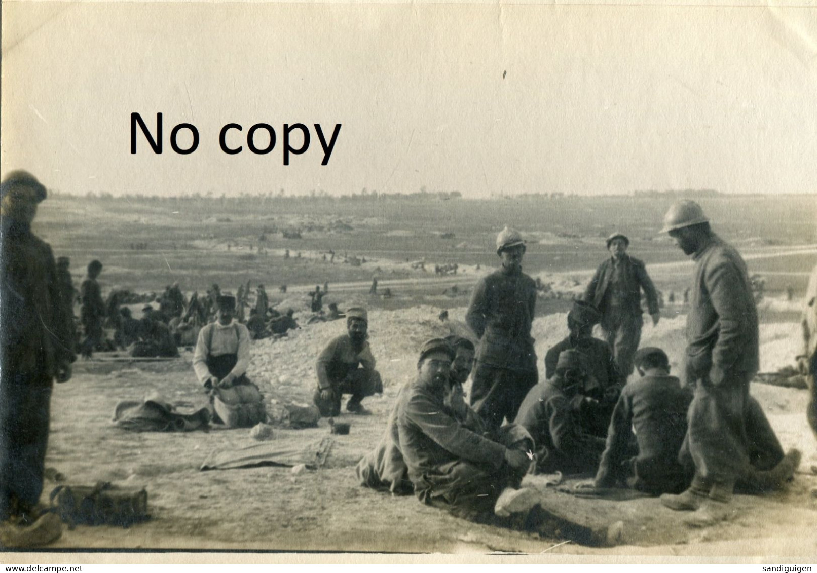 PHOTO FRANCAISE - POILUS EN CANTONNEMENT EN PLEIN AIR A BUSSY LE CHATEAU PRES DE LA CHEPPE MARNE GUERRE 1914 1918 - Guerre, Militaire