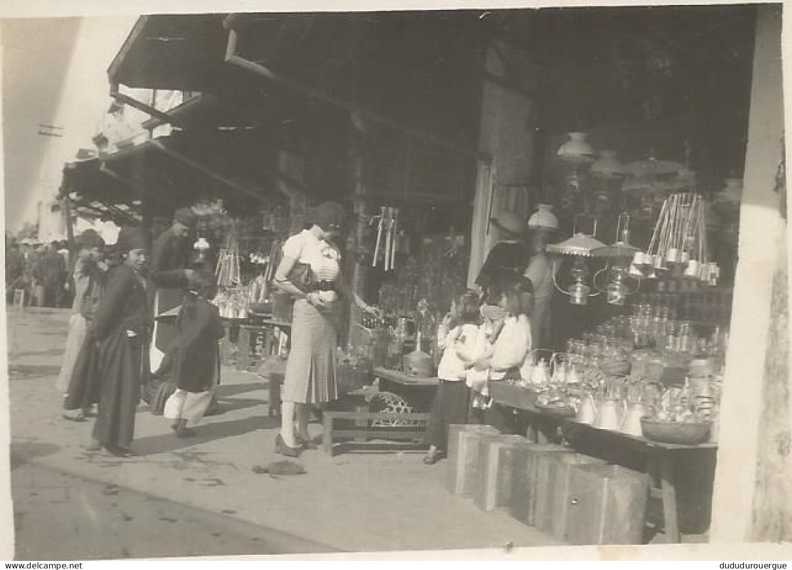 VIETNAM , INDOCHINE , HANOÏ RUE DES FERBLANTIERS DANS LE ANNEES 1930 - Azië