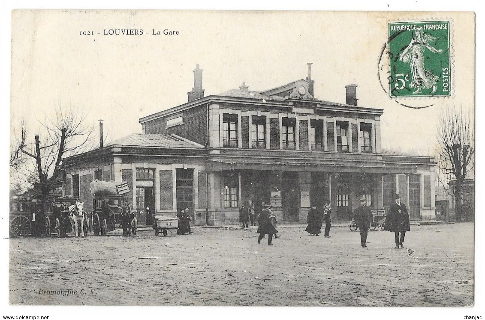 Cpa. 27 LOUVIERS (ar. Evreux) La Gare (animée, Attelages) 1907  Ed. C.V.  N° 1021 - Louviers