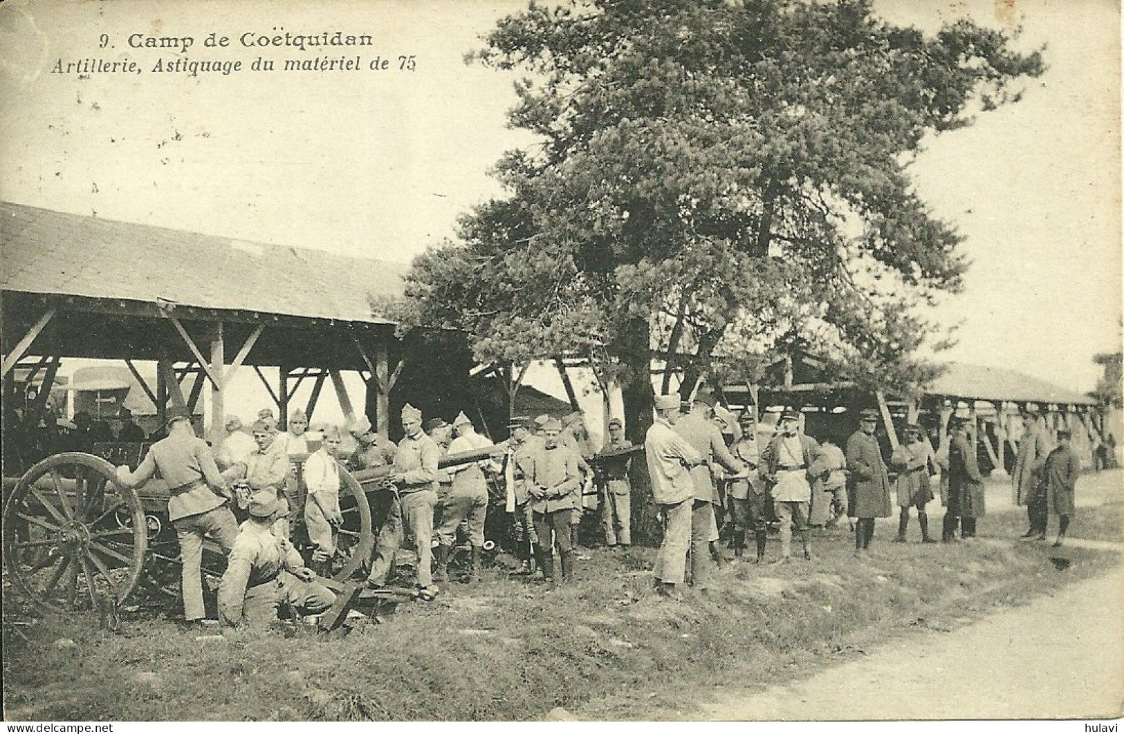 56  CAMP DE COETQUIDAN - ARTILLERIE - ASTIQUAGE DU MATERIEL DE 75 (ref 7581) - Autres & Non Classés