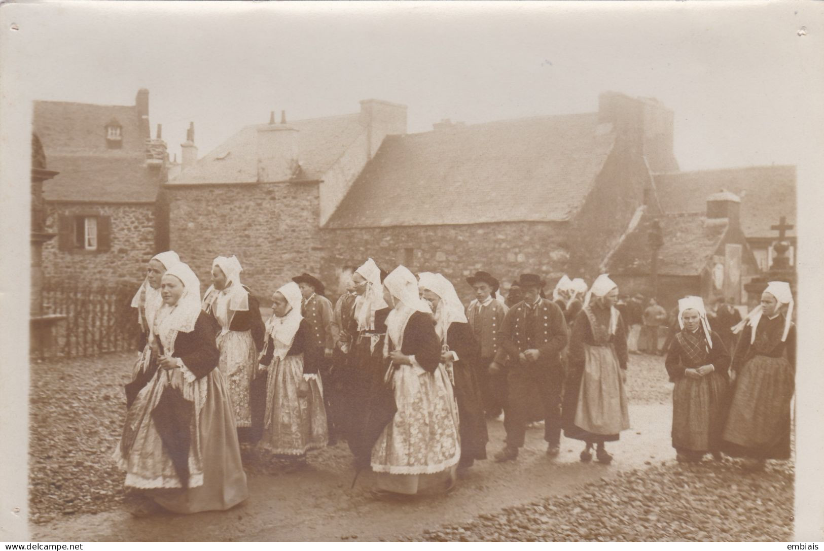 PLOUGASTEL 1912 - Photo Originale De La Célébration De 26 Mariages, Groupe De Jeunes Mariés En Costumes Traditionnels - Lieux