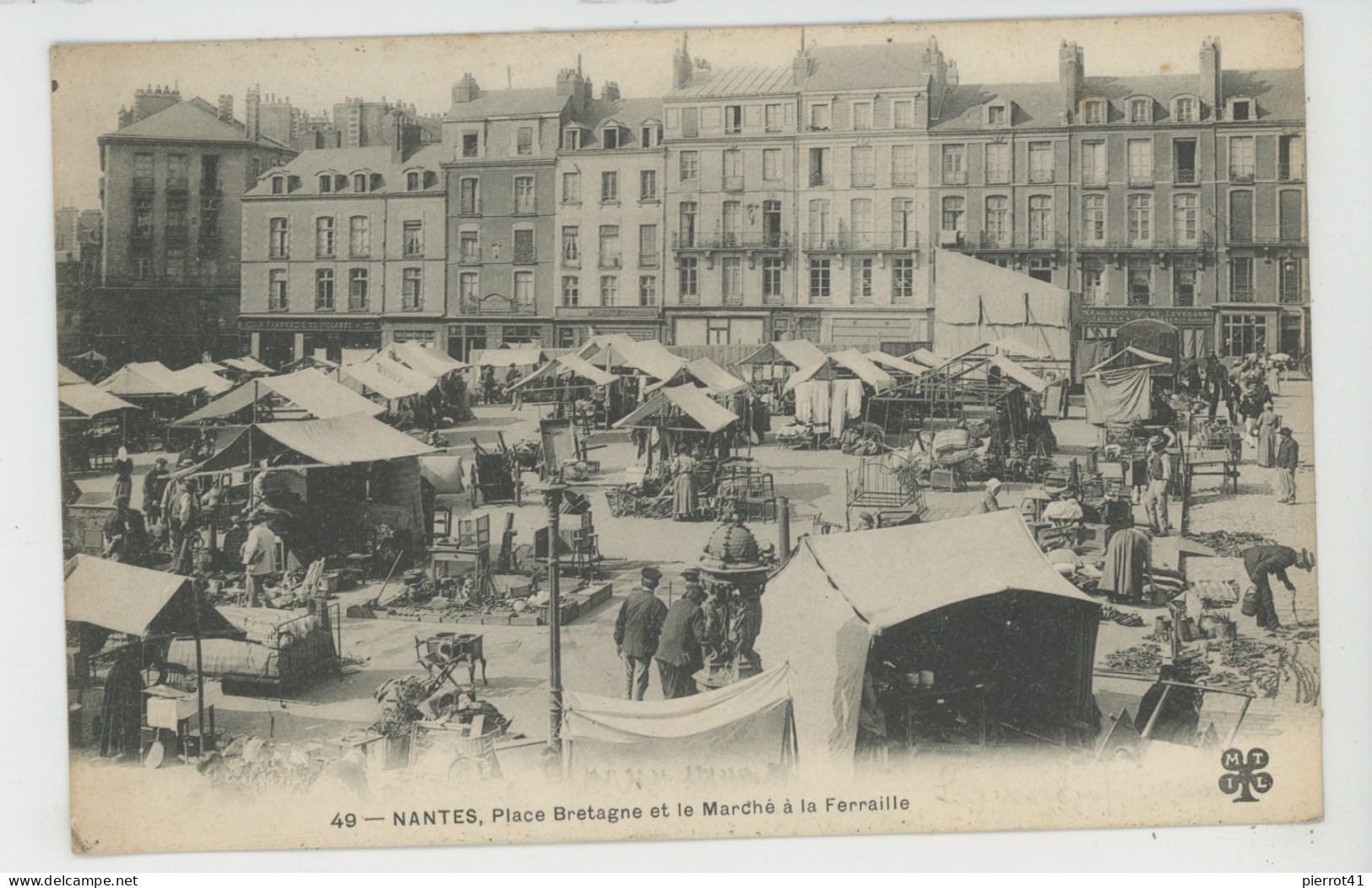 NANTES - Place Bretagne Et Le Marché à La Ferraille - Nantes