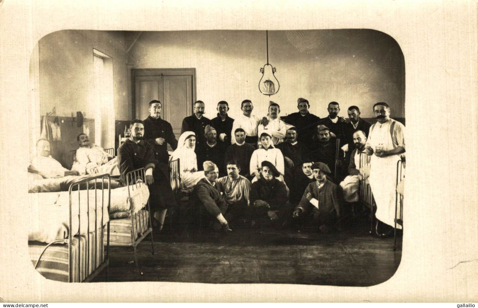 CARTE PHOTO SOLDAT A L'HOPITAL A IDENTIFIER - War 1914-18