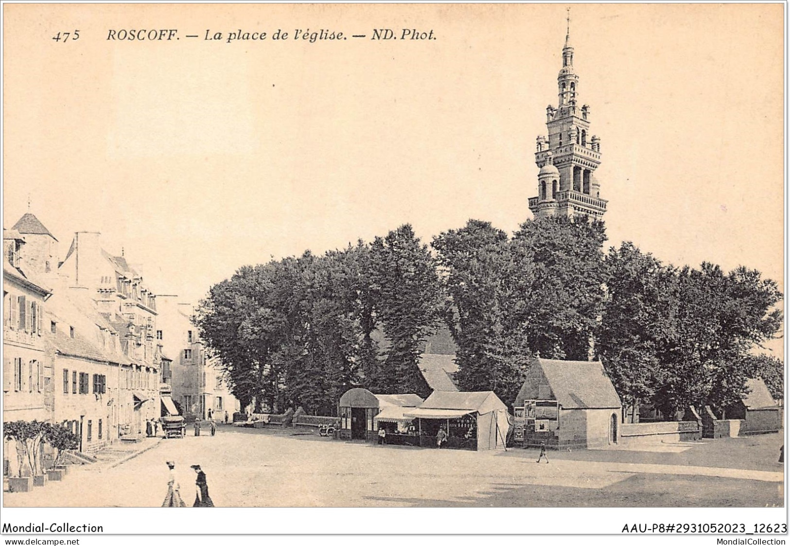 AAUP8-29-0733 - ROSCOFF - La Place De L'Eglise  - Roscoff