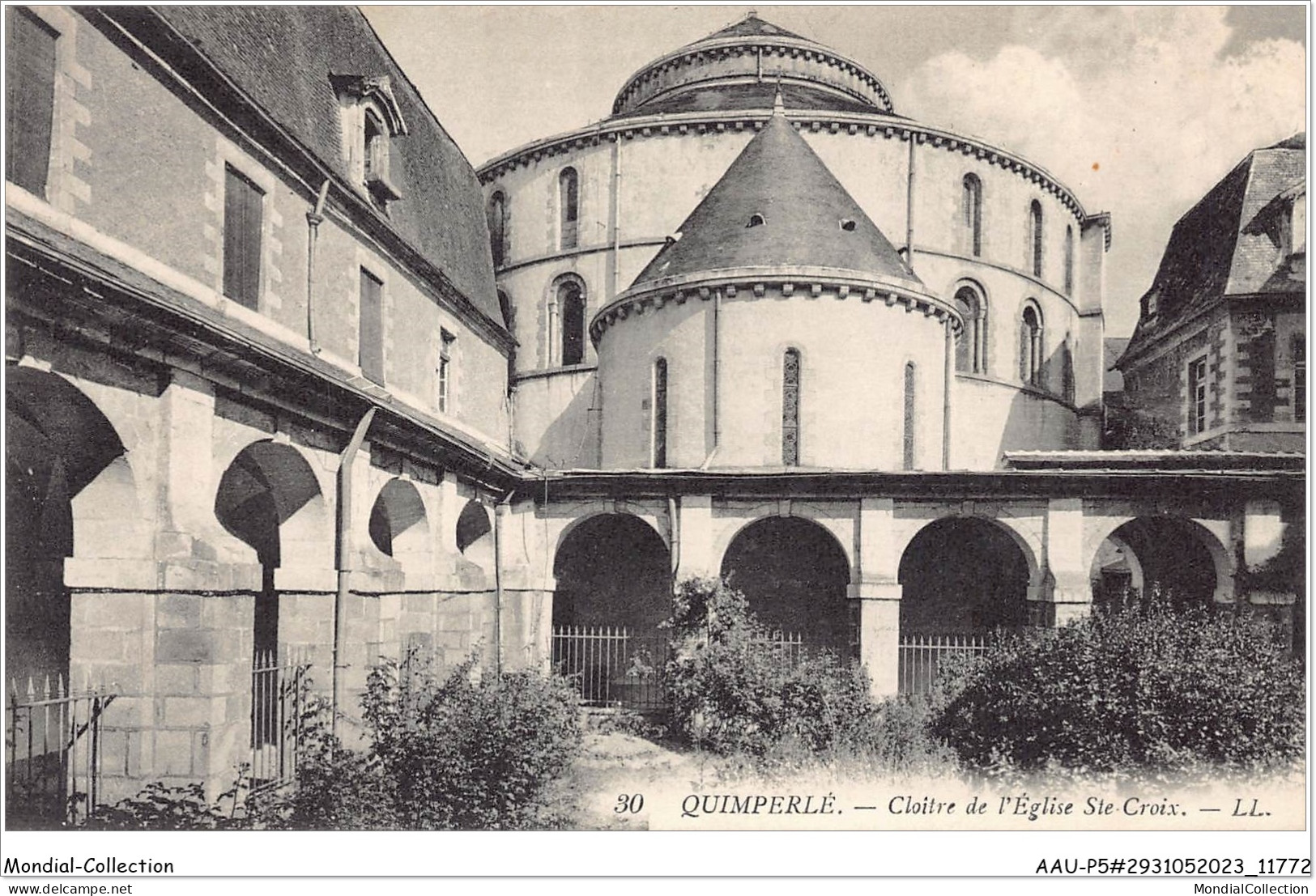 AAUP5-29-0392 - QUIMPERLE - L'Eglise Ste Croix -Christ En Robe - Quimperlé