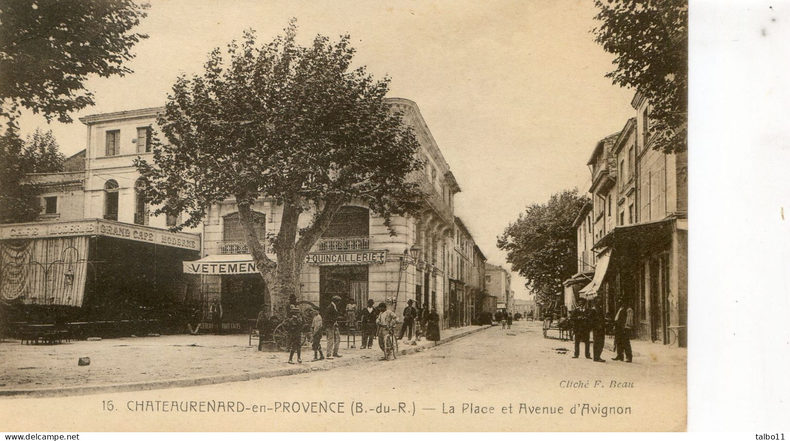 13 - Chateaurenard En Provence - La Place Et Avenue D'Avignon - Chateaurenard