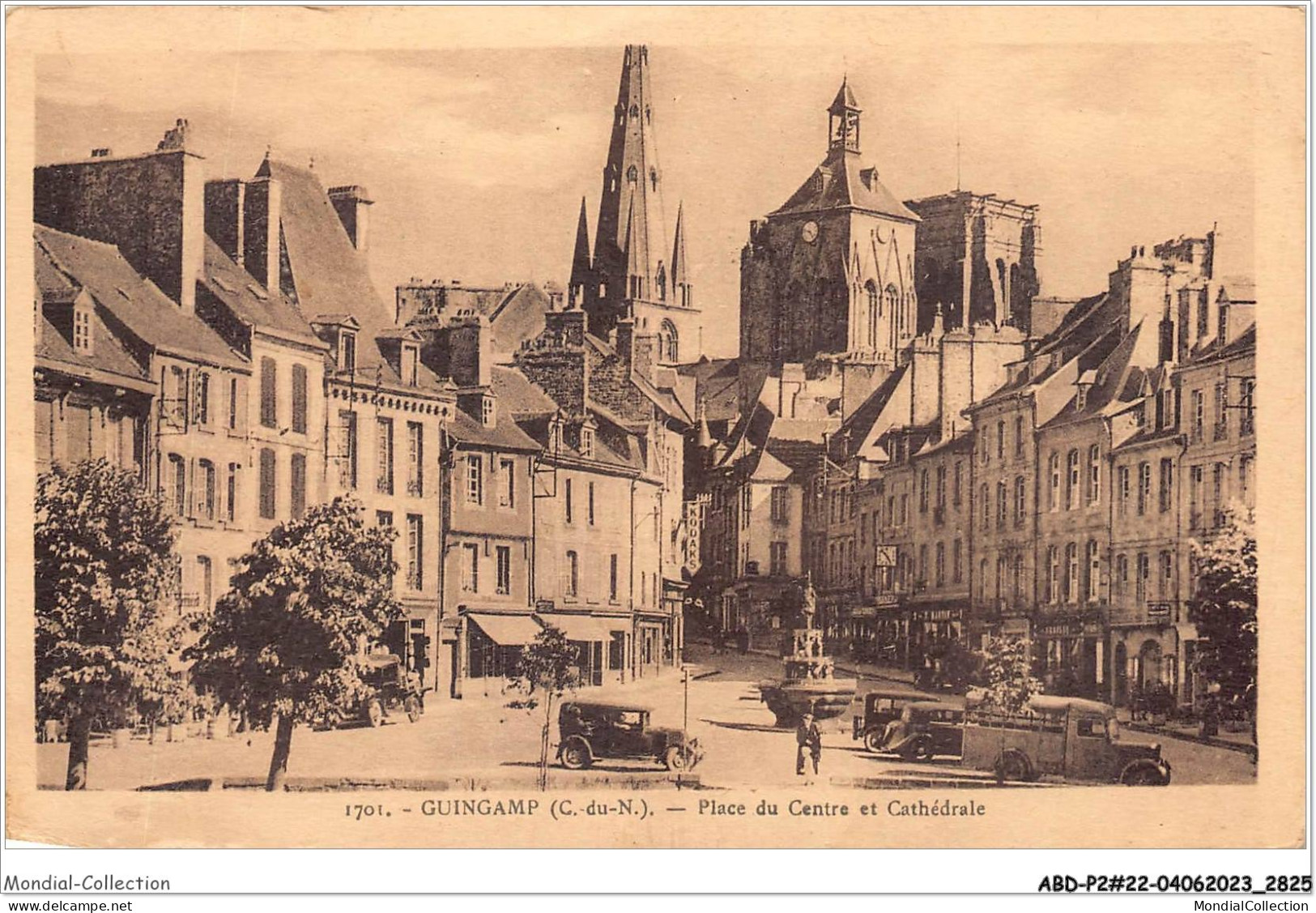 ABDP2-22-0160 - GUINGAMP - Place Du Centre Et Cathedrale - Guingamp