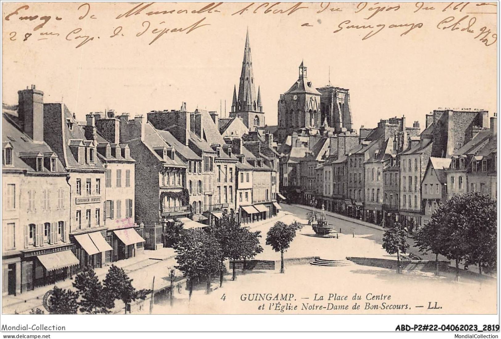 ABDP2-22-0157 - GUINGAMP - La Place Du Centre Et L'Eglise Notre Dame De Bon Secour - Guingamp