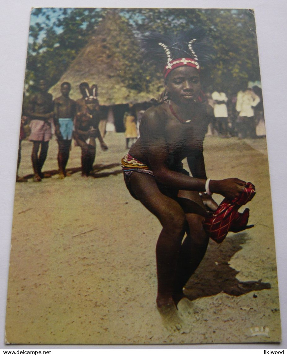 Africa In Pictures - Dancing Girl With A Scarf --- Afrique En Couleurs - La Danseuse Au Mouchoir - Kenya