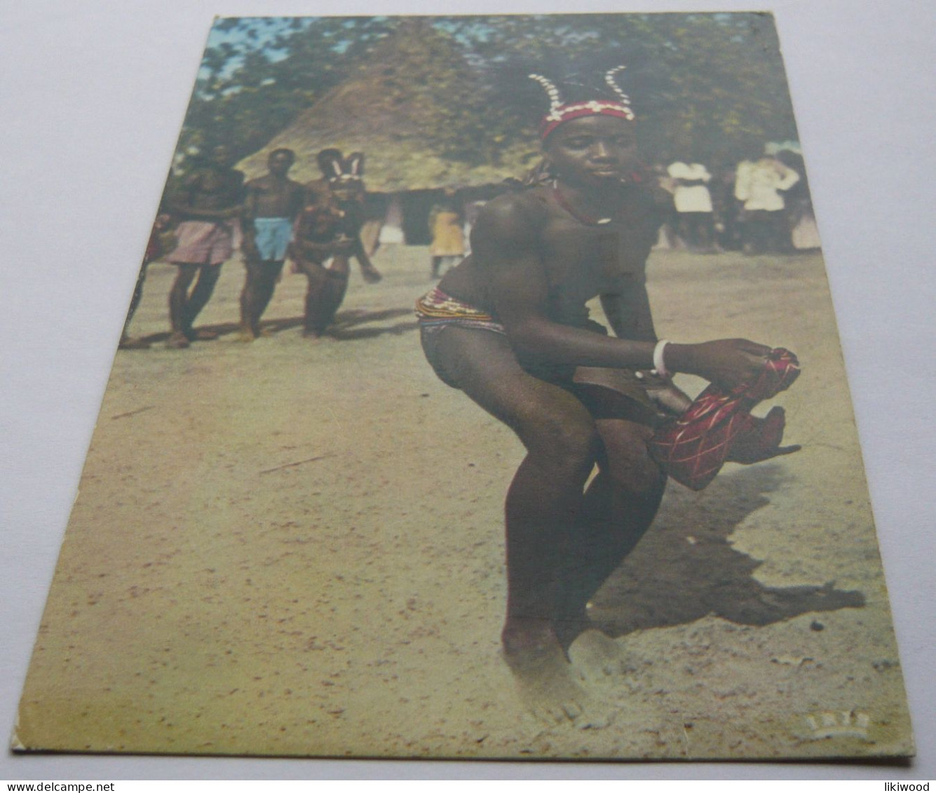 Africa In Pictures - Dancing Girl With A Scarf --- Afrique En Couleurs - La Danseuse Au Mouchoir - Kenya