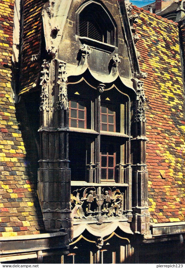 21 - Dijon - Hôtel Chambellan (XVe Siècle) - Grande Lucarne à Deux étages, Dans La Cour Intérieure - Dijon