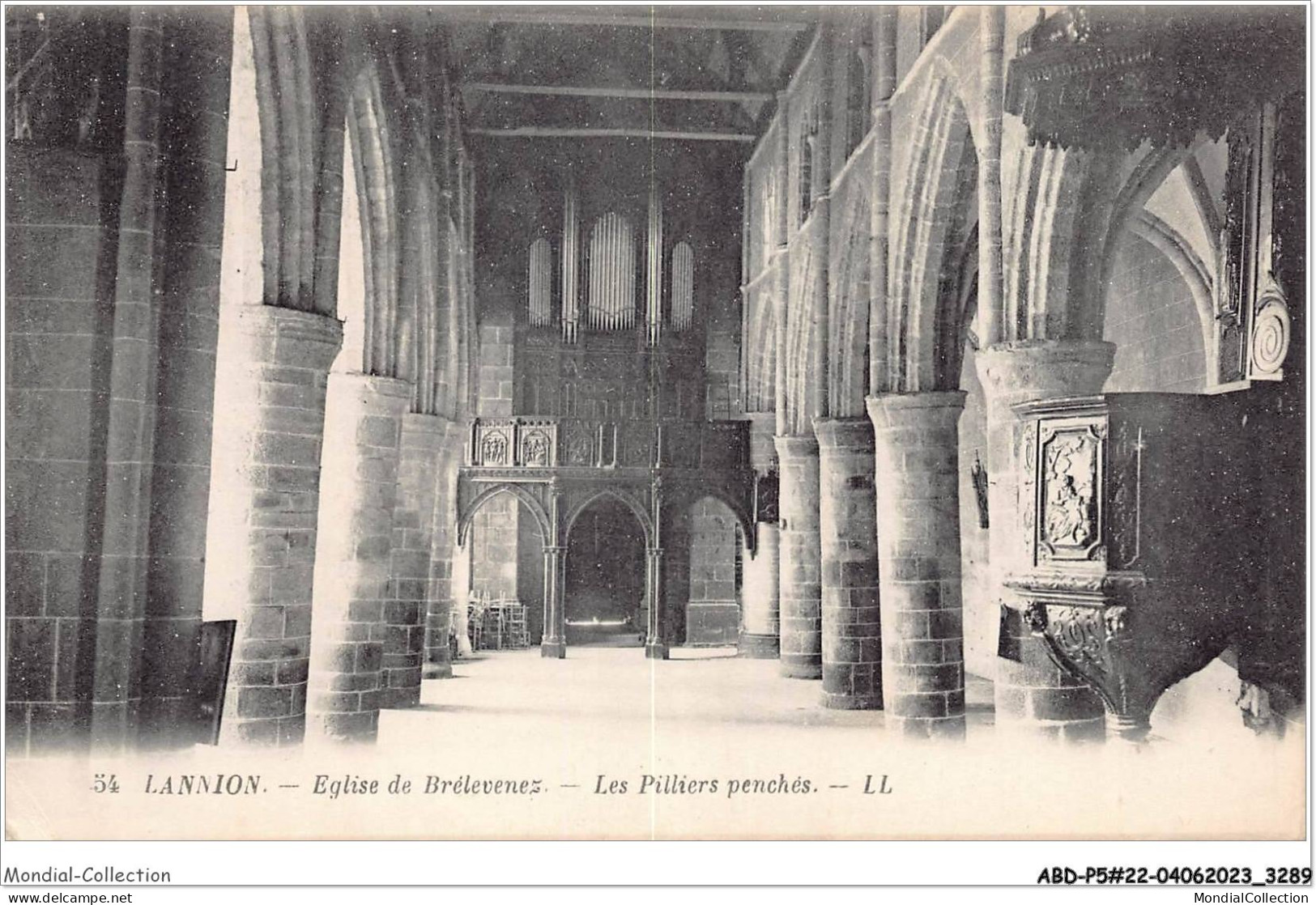ABDP5-22-0392 - LANNION - Eglise De Brelevenez Les Pilliers Penches - Lannion
