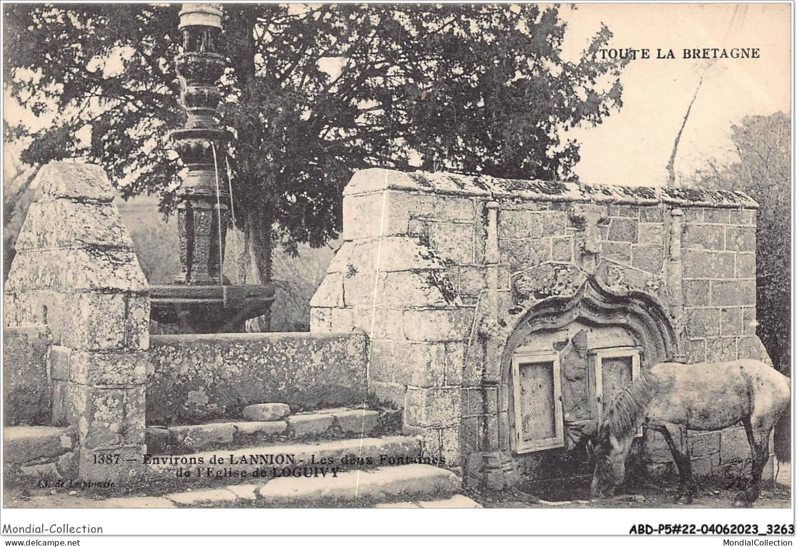 ABDP5-22-0379 - Environs LANNION - Les Deux Fortaines De L'Eglise De LOGUIVY - Lannion
