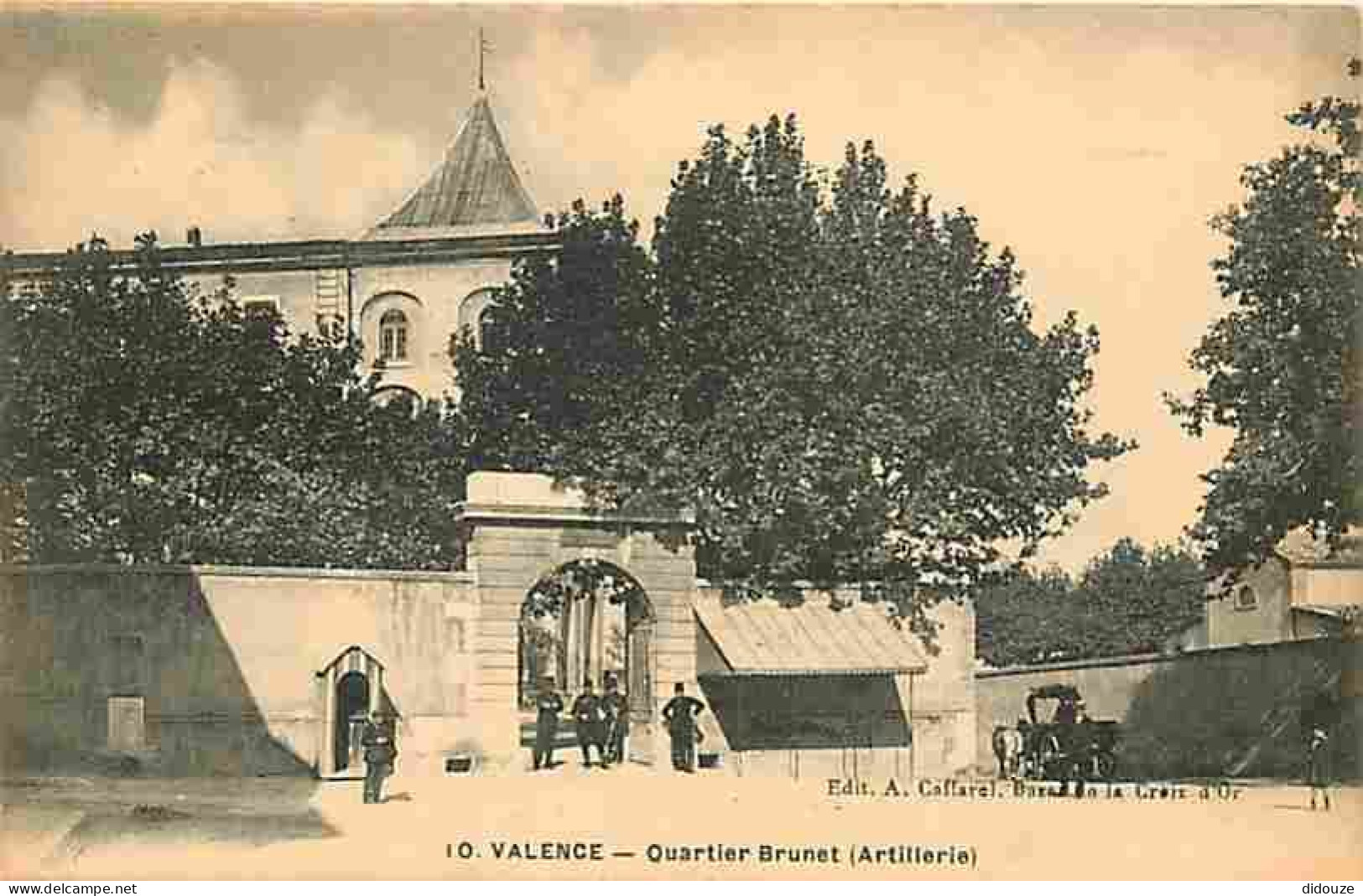 26 - Valence - Quartier Brunet (Artillerie)  - Animée - Soldats - Militaria - CPA - Voir Scans Recto-Verso - Valence