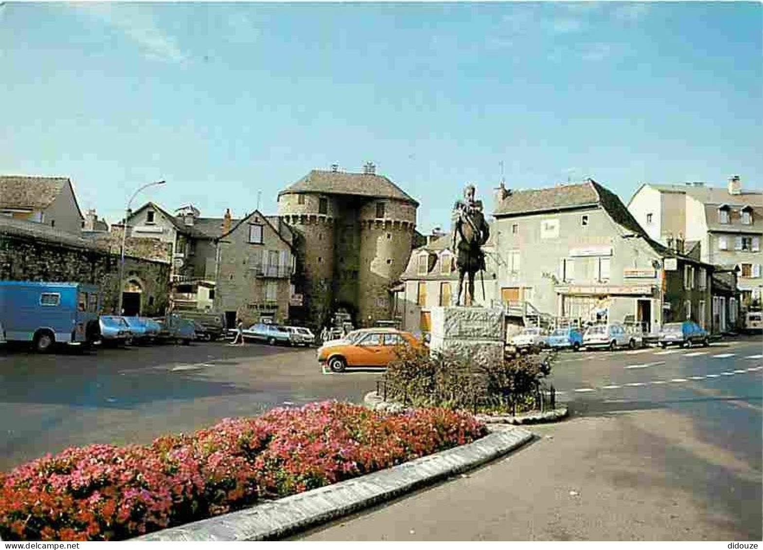 Automobiles - Marvejols - Place Du Soubeyran - CPM - Voir Scans Recto-Verso - Passenger Cars